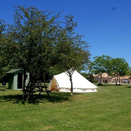 Camping La Foret De Tesse Luaran gambar