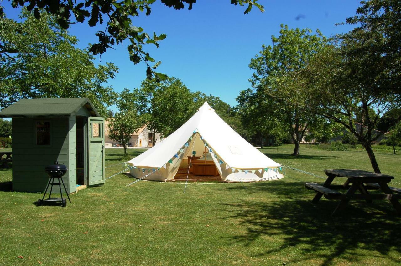 Camping La Foret De Tesse Luaran gambar
