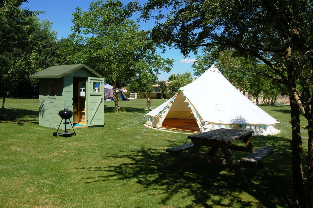 Camping La Foret De Tesse Luaran gambar