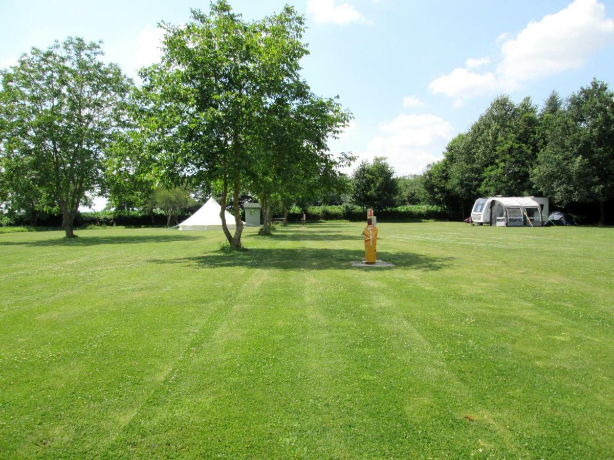 Camping La Foret De Tesse Luaran gambar